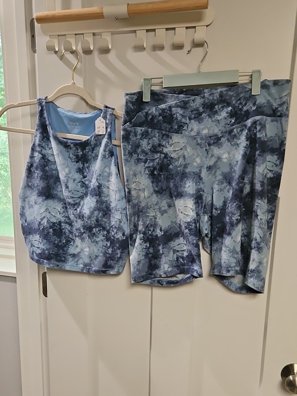 Old Navy Blue Tie-Dye Active Tank & Bike Shorts Set
